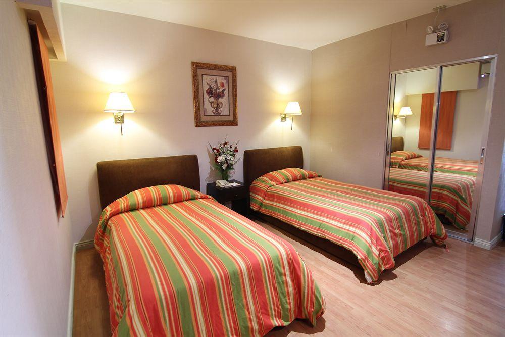 Court Meridian Hotel & Suites Olongapo Exterior photo