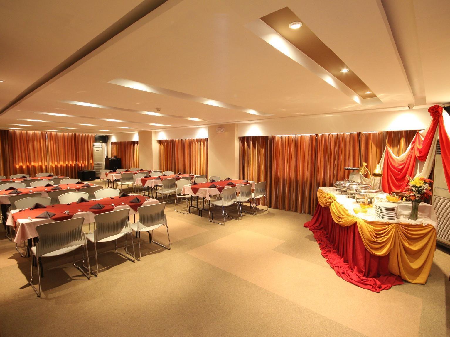 Court Meridian Hotel & Suites Olongapo Exterior photo