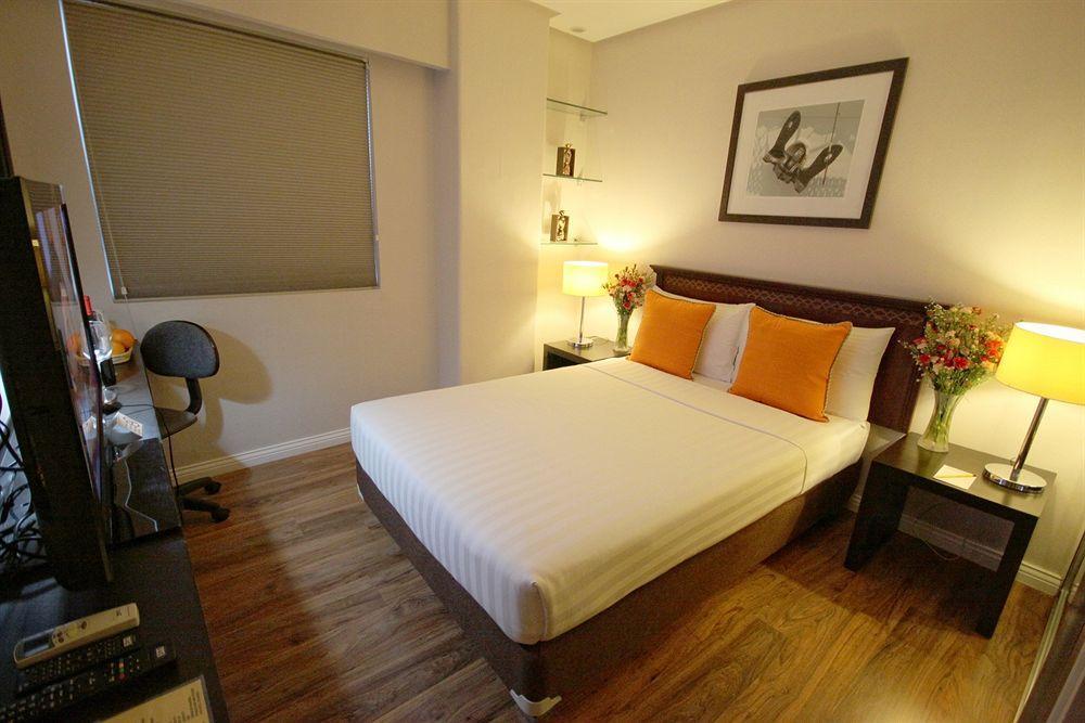 Court Meridian Hotel & Suites Olongapo Exterior photo