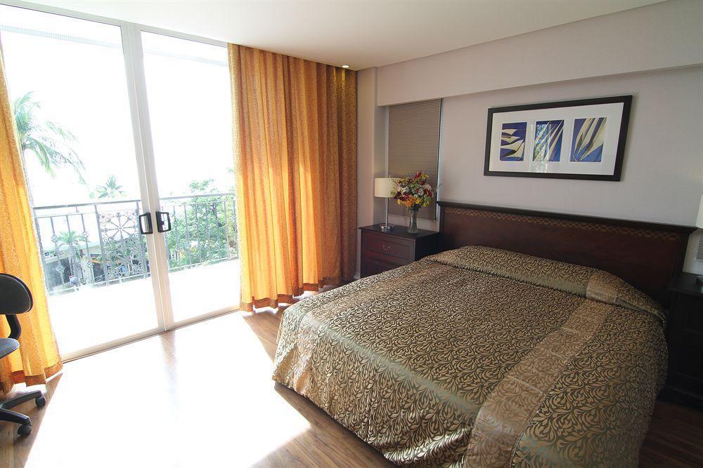 Court Meridian Hotel & Suites Olongapo Exterior photo