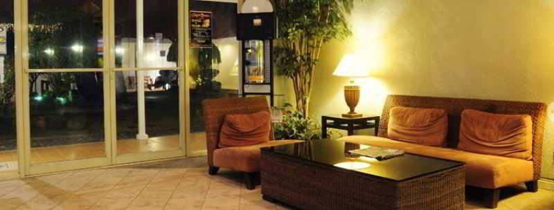 Court Meridian Hotel & Suites Olongapo Exterior photo